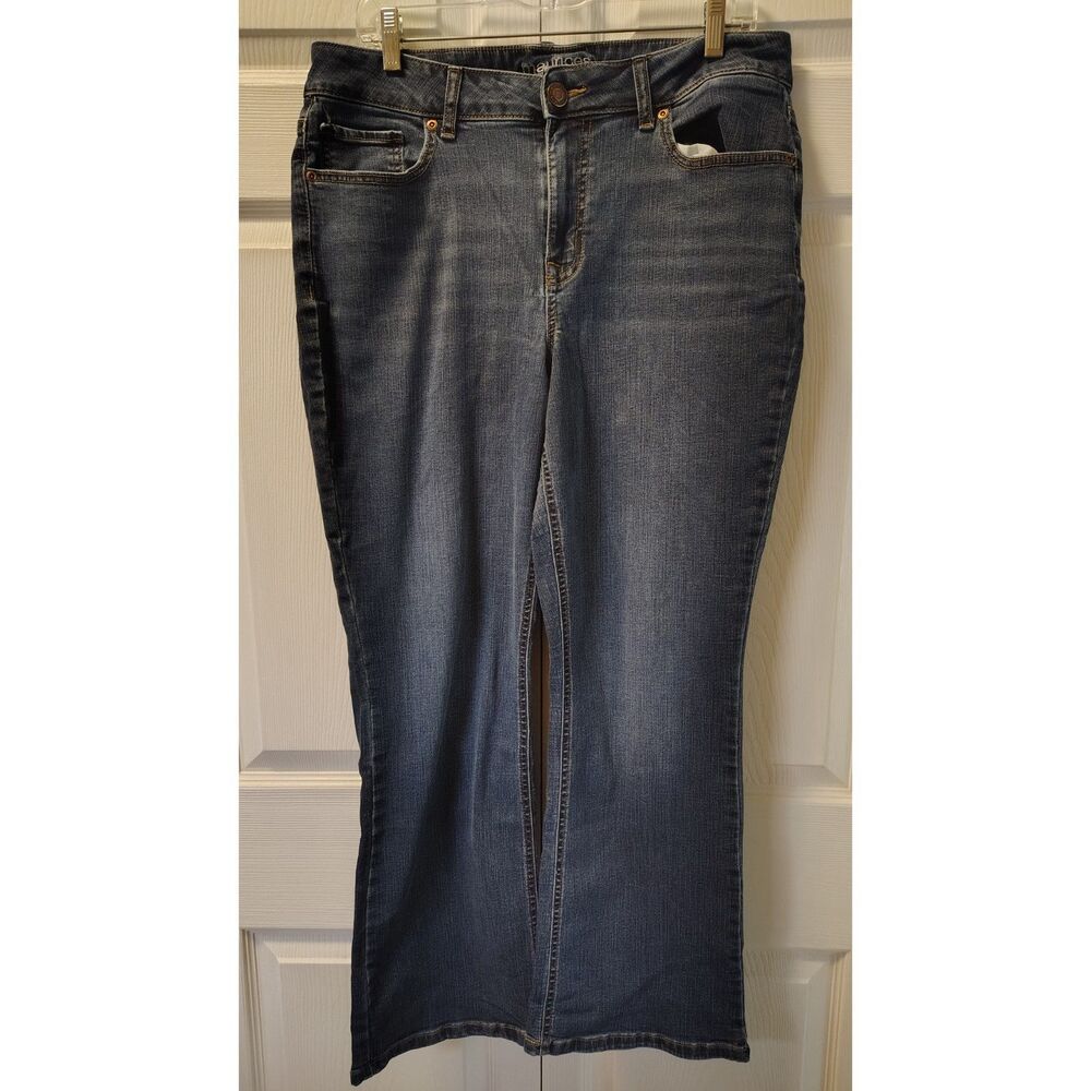 Maurices High Rise Curvy Jeans Women's Size 14 Short Blue Denim Bootcut Flare